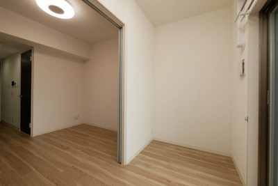 【居間・リビング】 | リヴェント難波サウス | こちらの居間で趣味の時間をお楽しみください