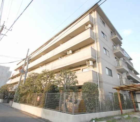 【外観】 | ライオンズマンション桶川 | 南西・北西・北東の三方角部屋住戸　専用庭付き　最寄り駅徒歩10分圏内　新規内装リフォーム済み　住宅ローン減税適合物件