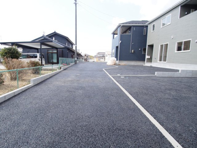 【前面道路含む現地写真】 | Cradle garden　本宮市高木第７　１号棟 | 
