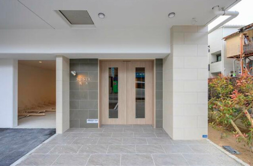 パークス茨木西駅前町のエントランス|ゆとりのあるエントランスです