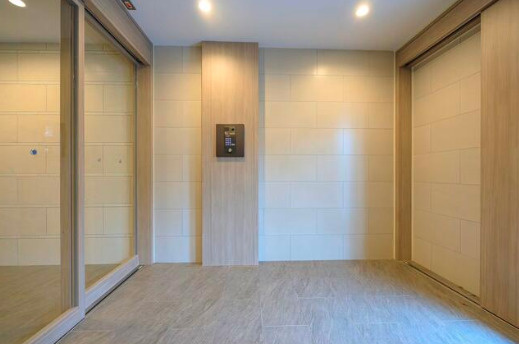 パークス茨木西駅前町のロビー|建物の内部です