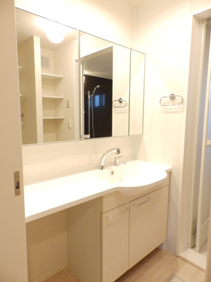 【洗面所】 | ベルヴィル カメリア A棟 | 脱衣スペースもあります