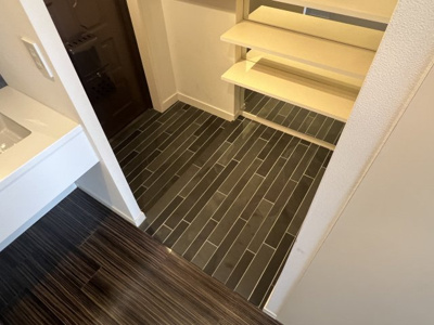 【玄関】 | ナカタカナモノビル