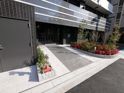 【エントランス】 | ララプレイス玉造パルク | 清潔なエントランスです