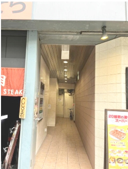 アスター河原町ビルのエントランス