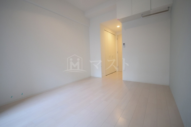 セレニテ心斎橋グランデの居間・リビング