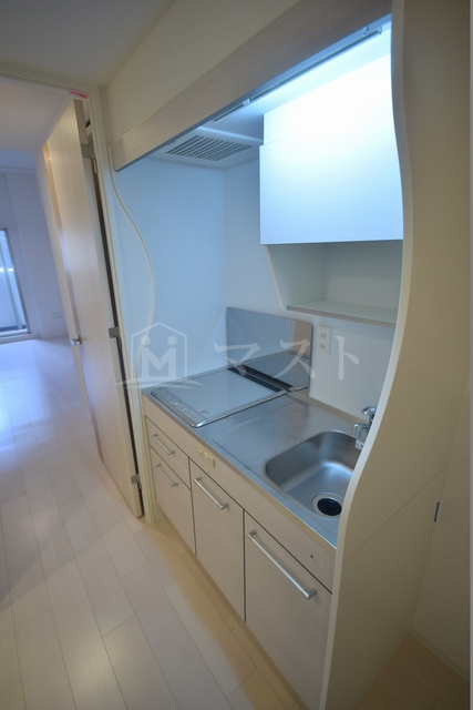 セレニテ心斎橋グランデのキッチン