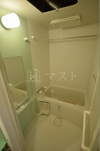 セレニテ心斎橋グランデの浴室