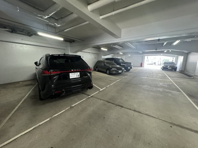 ヴェラハイツ門前仲町の駐車場