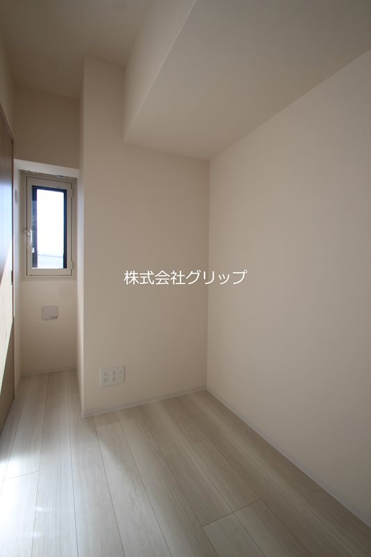 グランカーサ横濱石川町の洋室
