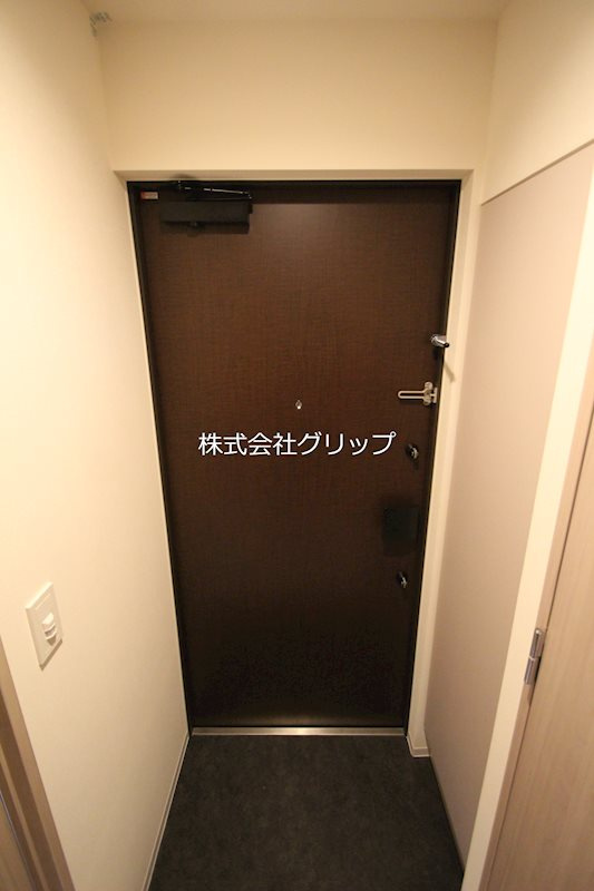 グランカーサ横濱石川町の玄関