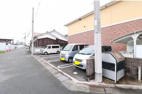 プリムヴェールの駐車場