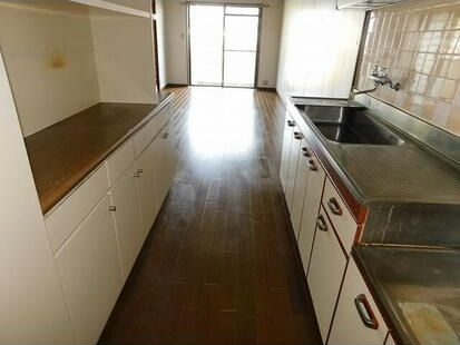 四国中央市川之江町の一棟マンション