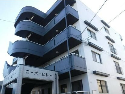 四国中央市川之江町の一棟マンションの外観