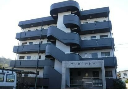 四国中央市川之江町の一棟マンションの外観