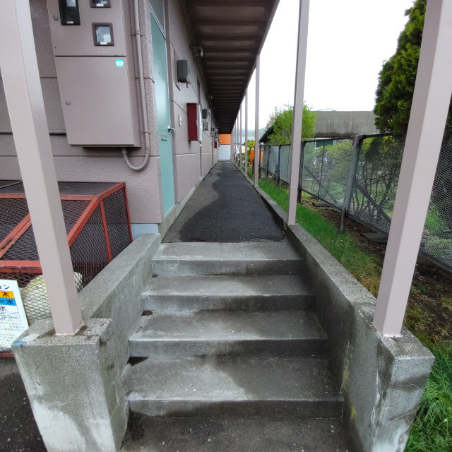 ハイツアラジンのエントランス