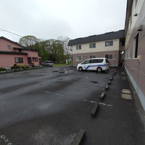 ハイツアラジンの駐車場