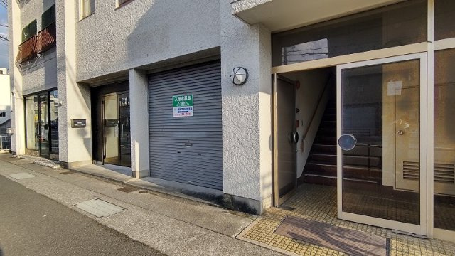 箕面市桜井３丁目の店舗事務所の外観
