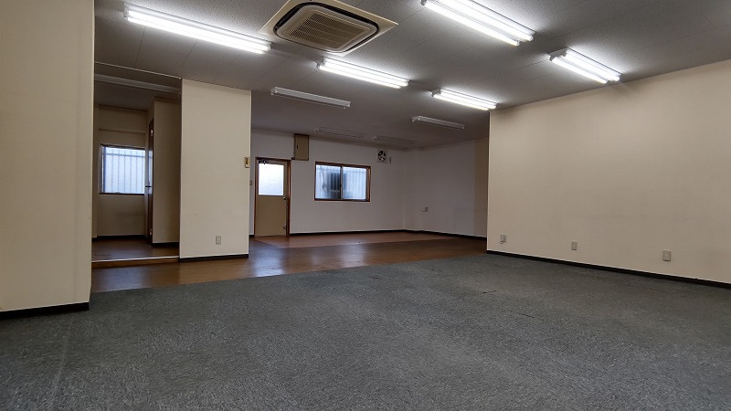 箕面市桜井３丁目の店舗事務所の内装