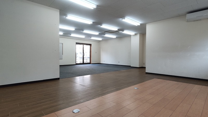箕面市桜井３丁目の店舗事務所の内装