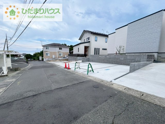 日立市金沢町4丁目　新築戸建の前面道路含む現地写真|前面道路が広いので、車の出し入れラクラクです(^^)/