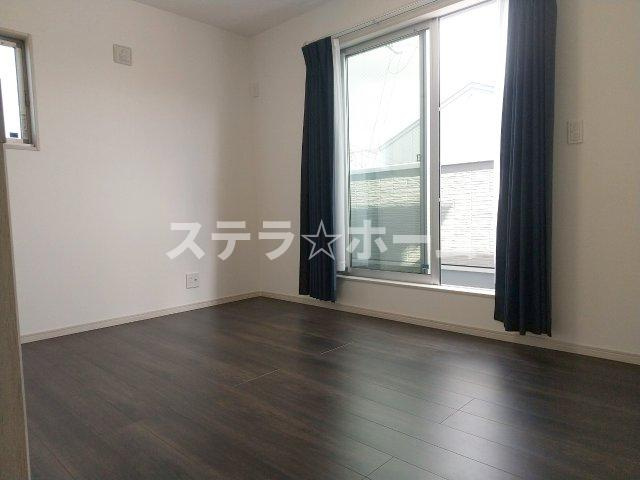 中宮3 中古戸建の洋室|コンパクトで使いやすい洋室です