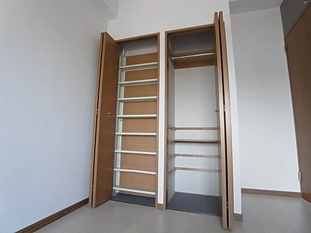 神戸市長田区六番町８丁目の賃貸マンションの収納|クローゼット