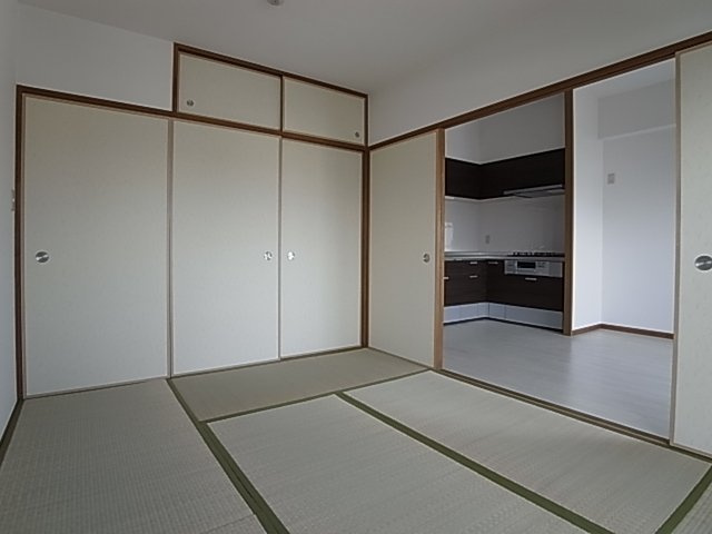 神戸市長田区六番町８丁目の賃貸マンションの内装|和室