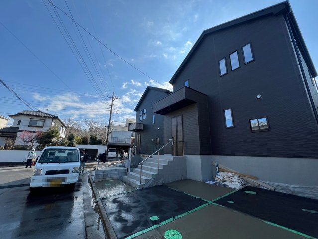 成田市中台９期　１号棟　全２棟の前面道路含む現地写真