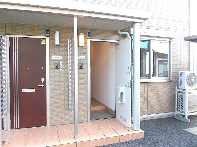 【エントランス】 | メゾン・ド・リリーフ　Ｂ