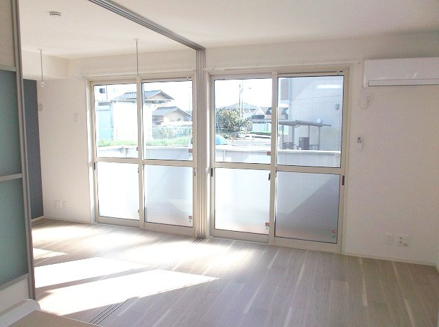 【居間・リビング】 | メゾン・ド・リリーフ　Ｂ