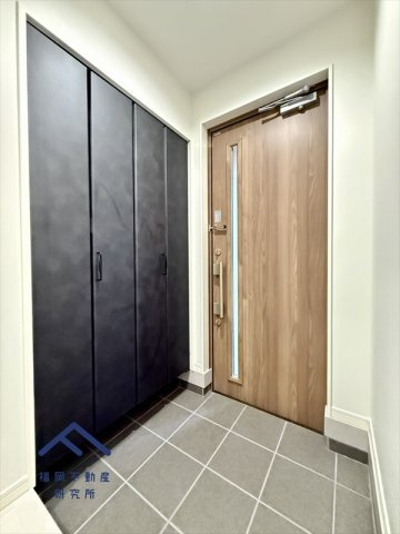 西区今津　戸建ての洋室