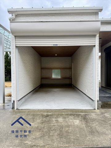 西区今津　戸建ての駐車場