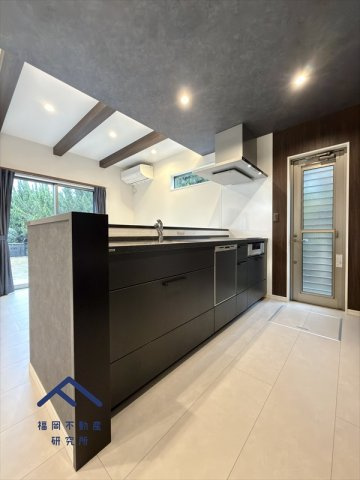 西区今津　戸建てのキッチン