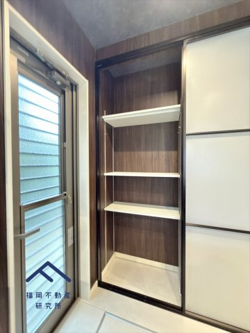 西区今津　戸建ての収納