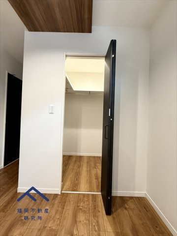 西区今津　戸建ての玄関