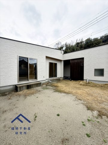 西区今津　戸建ての駐車場