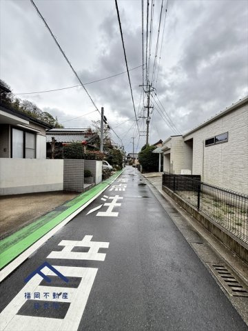 西区今津　戸建ての前面道路含む現地写真