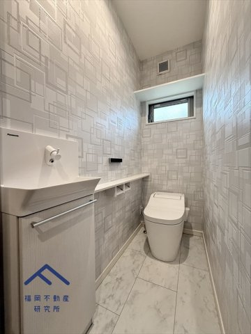 西区今津　戸建ての玄関