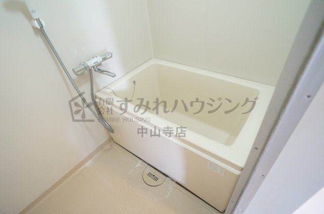 ラークコート山本の浴室