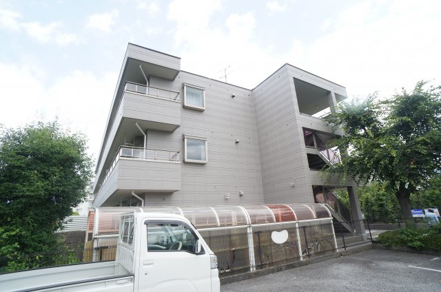 ラークコート山本の外観