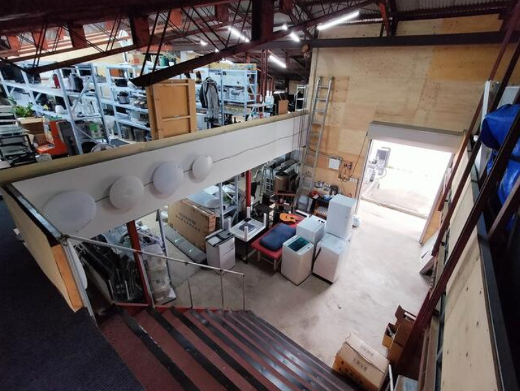 吉川市大字上内川の倉庫の内装