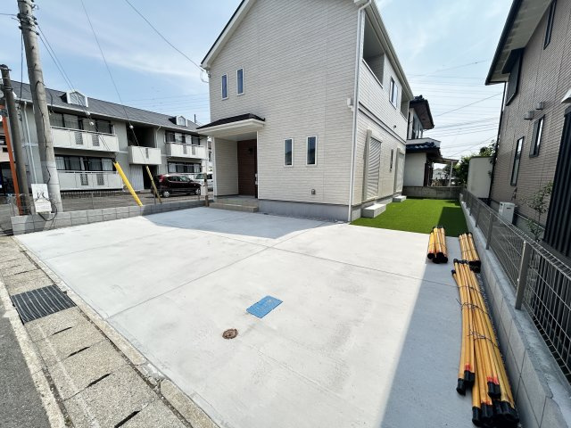新築　高崎市矢中町2期　Heartful　Town　１号棟の駐車場|現地写真　駐車スペースは並列3台分可能です！
