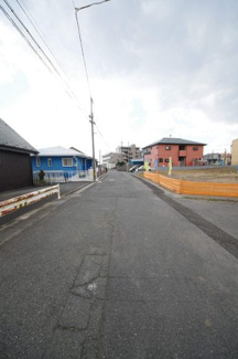 【前面道路含む現地写真】