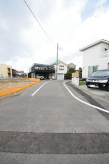 【前面道路含む現地写真】