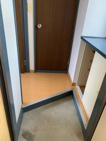 パステルコートEASTの玄関