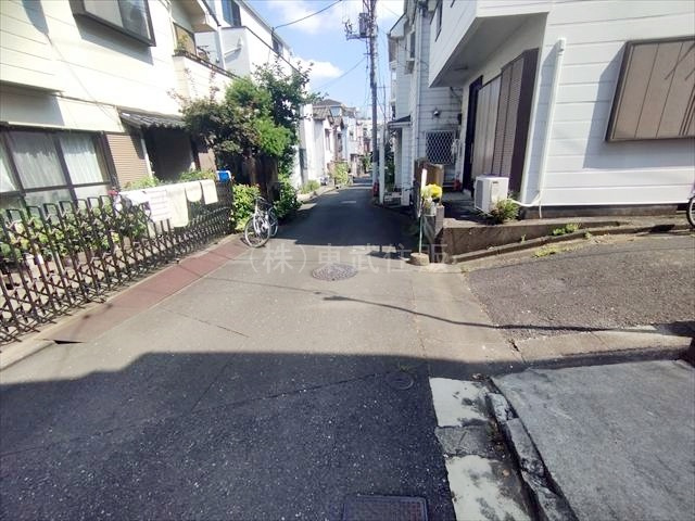 【前面道路含む現地写真】の画像