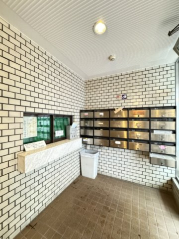 ルナパーク三軒茶屋のその他共用部分|管理人巡回管理。美化を保った共用部から良好な管理体制が伺えます。