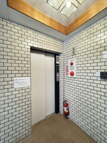 ルナパーク三軒茶屋のその他共用部分|総戸数22戸のマンションでエレベーターを1基設置しております。