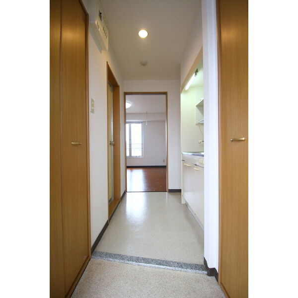 グランドパレス堀川パートIIの玄関